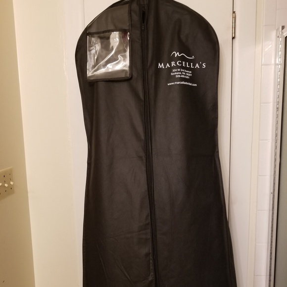 Wedding Gown - Picture 3 of 7